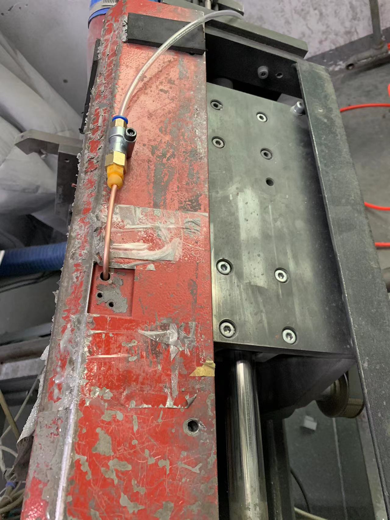 双头锯微量润滑喷嘴安装图 